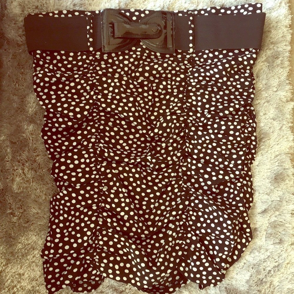 Adorable polka dot ruched skirt with patent belt